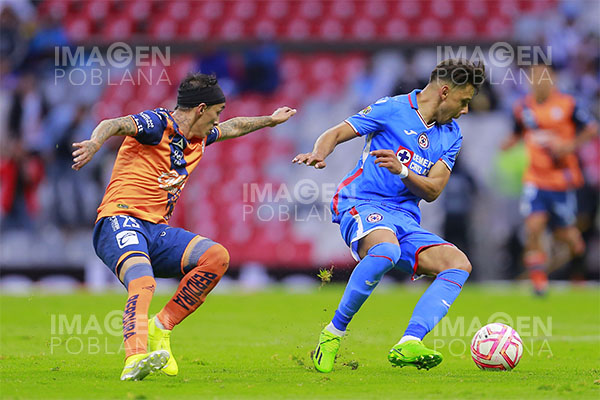 Puebla mantiene el invicto en el Azteca tras empatar con Cruz Azul