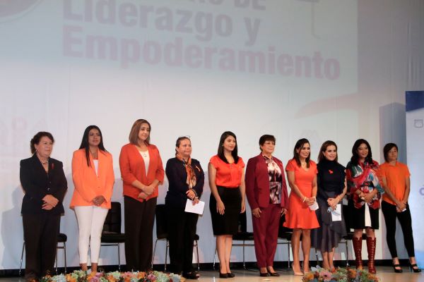 Impulso a mujeres emprendedoras en foro de liderazgo del Gobierno Municipal