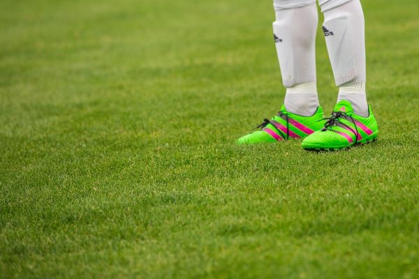 Piqué y otros futbolistas repudiados por asuntos extracancha