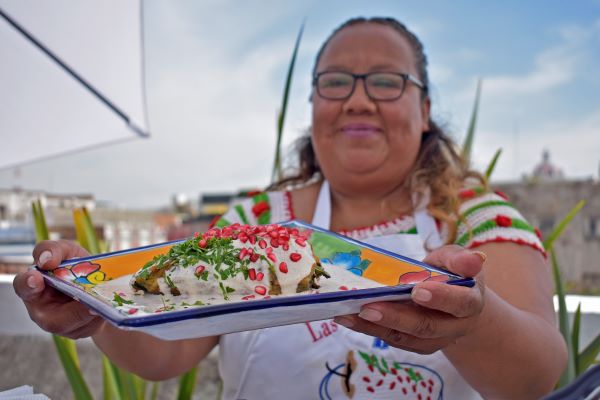 ¿Antojo de chile en nogada? Aquí venden los más recomendados