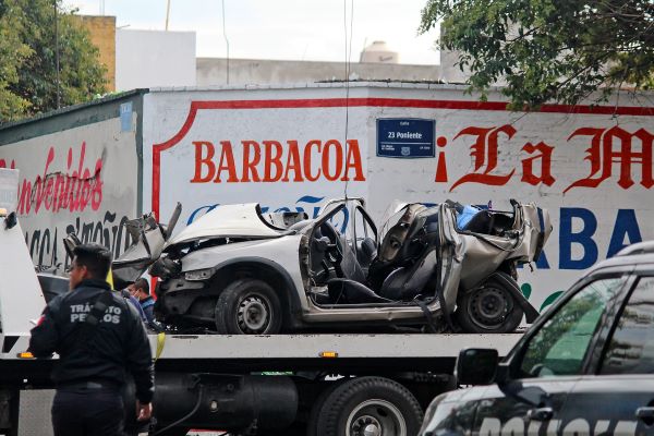 Ruta Azteca choca con vehículo familiar y mata a niña de dos años