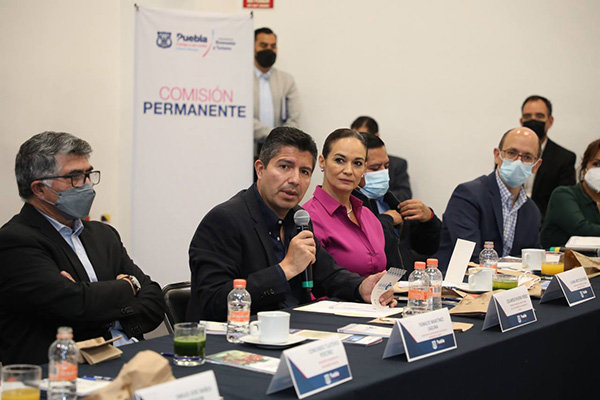 Eduardo Rivera preside Séptima Sesión de la Comisión Permanente por Puebla