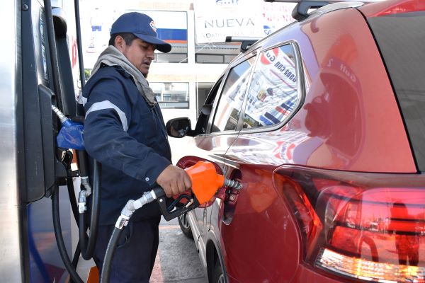 Marcas extranjeras no hicieron más competitivo el precio de la gasolina