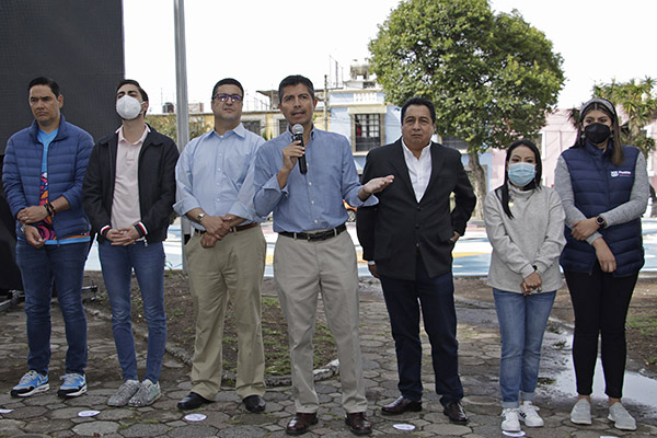 Ayuntamiento de Puebla entrega rehabilitación de 4 canchas deportivas