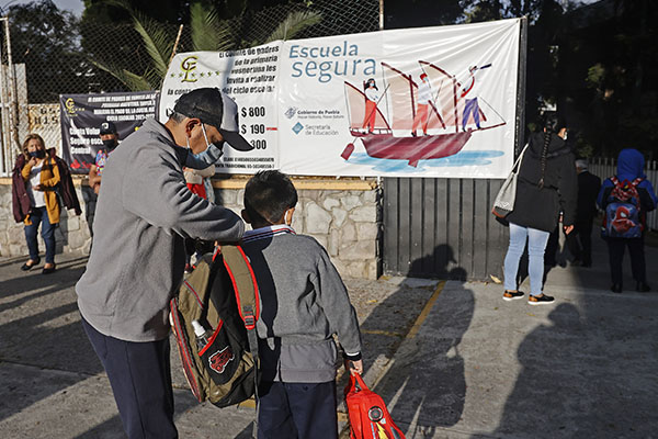 Cuotas escolares “voluntarias”, terror de los padres en el regreso a clases