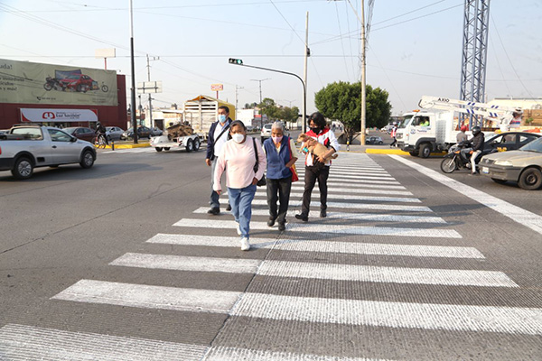 Ayuntamiento brinda mayor seguridad a peatones con rehabilitación de vialidades