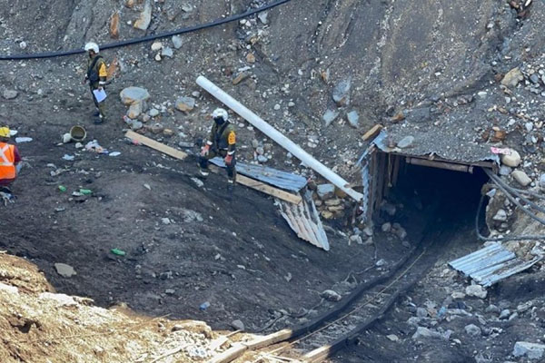 Técnicos descartan que río inunde mina donde están atrapados 10 mineros en Coahuila