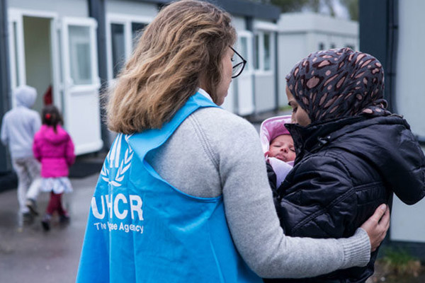 Del trabajo humanitario al supuesto activismo en Facebook