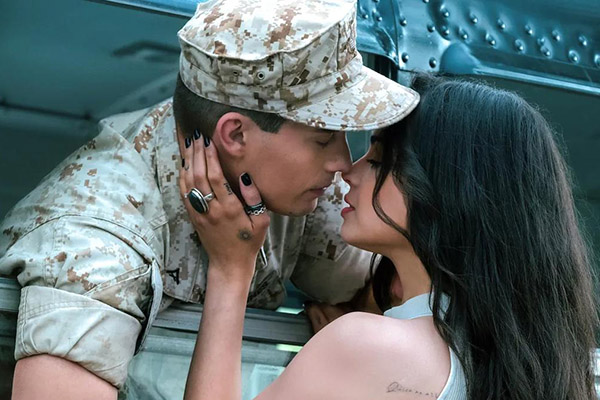 “Purple Hearts”, la cinta que se volvió un éxito sorpresivo en Netflix