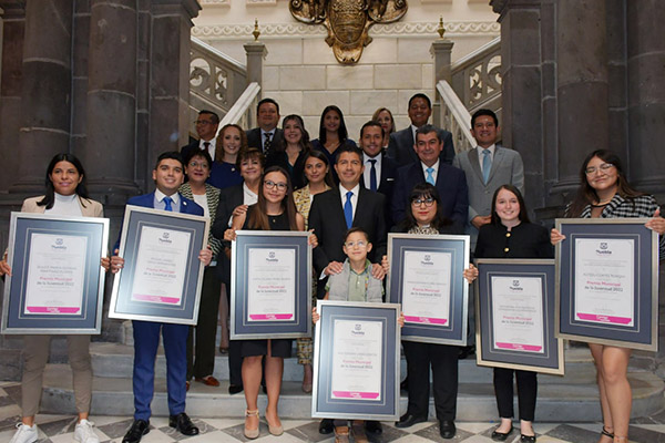 Eduardo Rivera reconoce a los ganadores del “Premio Municipal de la Juventud 2022”
