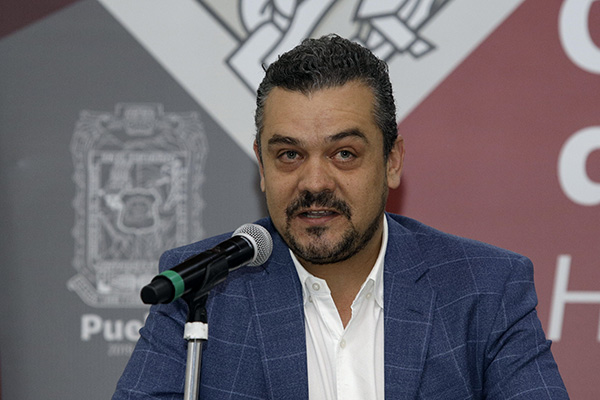 Declara ante FGE exdirector de Puebla Comunicaciones por campaña de pánico