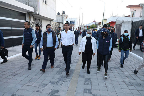Entrega Ayuntamiento calles en Loma Linda del programa Construyendo Contigo