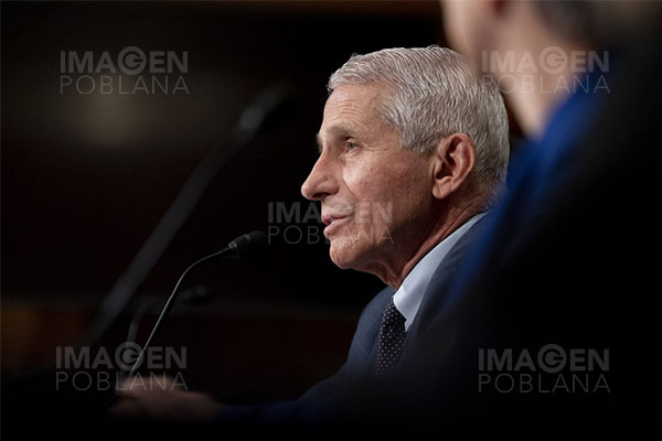 Fauci advierte que viene una mala temporada de influenza y covid