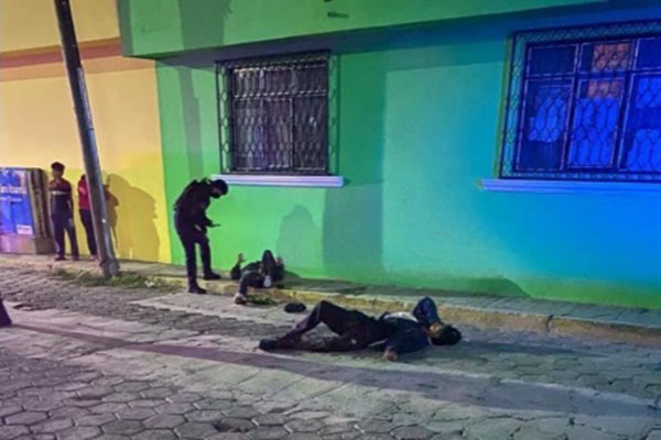 Balean a pareja cerca de un parque en Amozoc