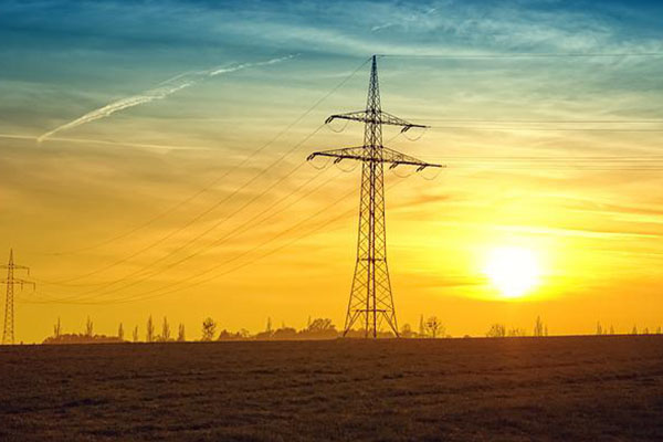 Alza en precio de electricidad podría llevar a la quiebra a 6 de cada 10 empresas británicas