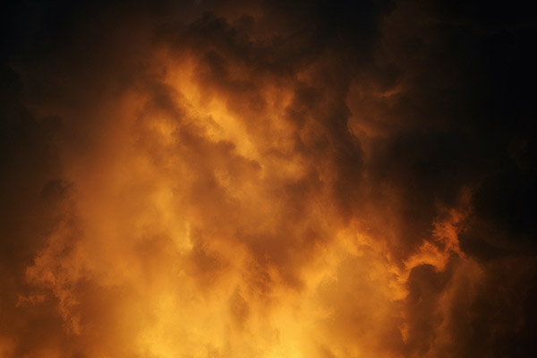Incendios en California dejan 2 muertos y miles de hectáreas arrasadas