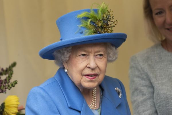 Preocupa a médicos estado de salud de la reina Isabel II