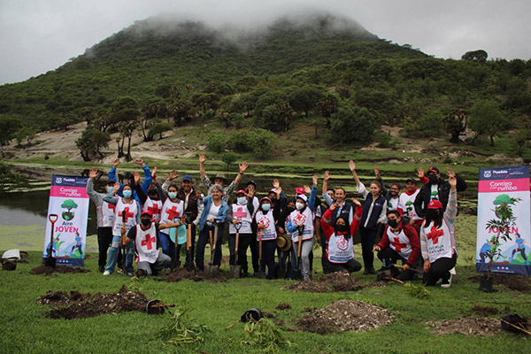 Ejército y Cruz Roja plantan 1,000 árboles en el Bio Parque La Calera