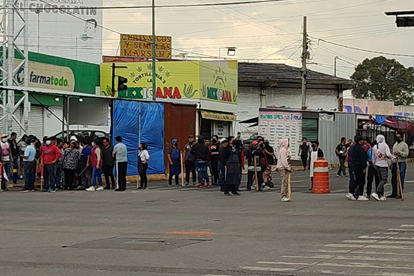 Violentos locatarios impiden operativo en el mercado Unión