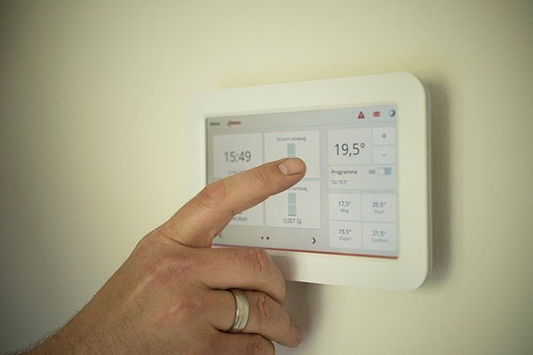 Calefacción a menos de 19°C y baños de 5 minutos, medidas por crisis energética en Europa