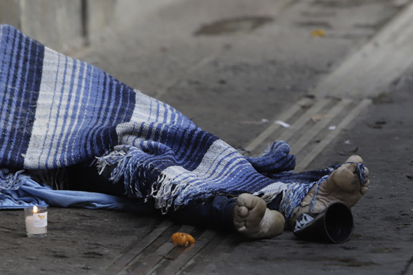 Indigente fallece en plena calle tras previos problemas de salud