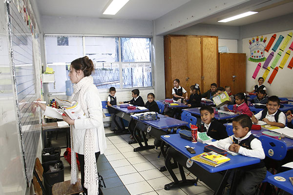 En Puebla van las Escuelas de Tiempo Completo, con o sin amparo