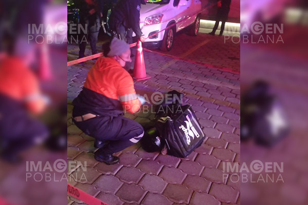 Matan a balazos a repartidor de Rappi en estacionamiento de Mr. Pampas