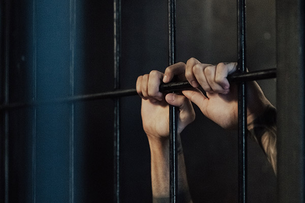 Explotaba sexualmente a su pareja menor de edad; pasará más de 16 años en prisión