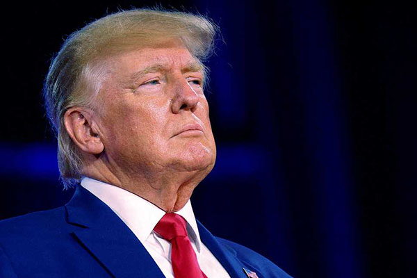 Trump acusa a FBI de violar la Constitución en allanamiento en su casa de Mar-a-Lago