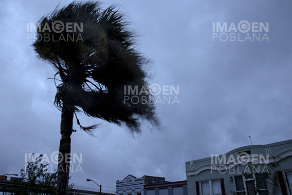 Gran parte de Puerto Rico sigue sin energía eléctrica tras paso de huracán