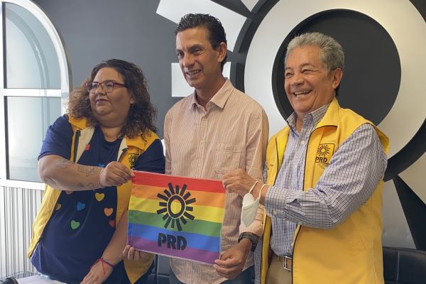 PRD Puebla arropa a la comunidad LGBT