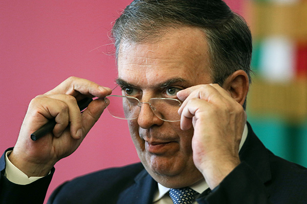 La “selfie” que podría costarle el sueño presidencial a Ebrard