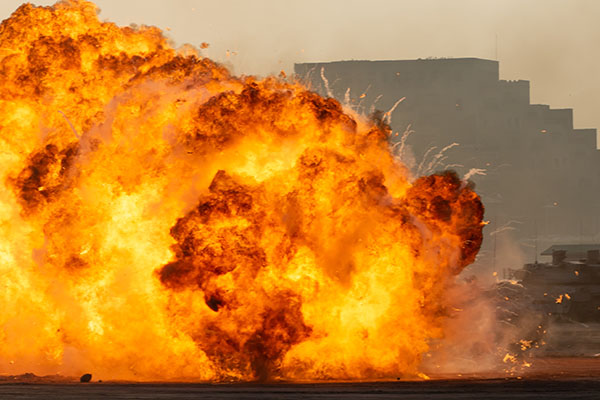Tres personas fallecidas en Argentina por explosión en refinería