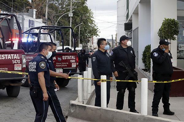 Presencia de al menos 195 migrantes en hotel desata intenso operativo