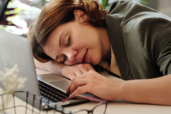 ¿Sueño en exceso? Podrías padecer narcolepsia