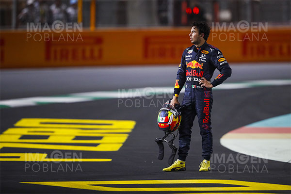 De cara al GP de Singapur, le llueven críticas a “Checo” Pérez