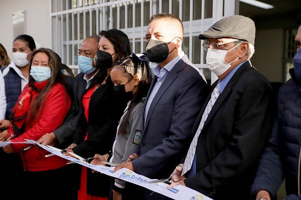 Inaugura Tlatehui aulas de medios en la cabecera municipal y Concepción la Cruz