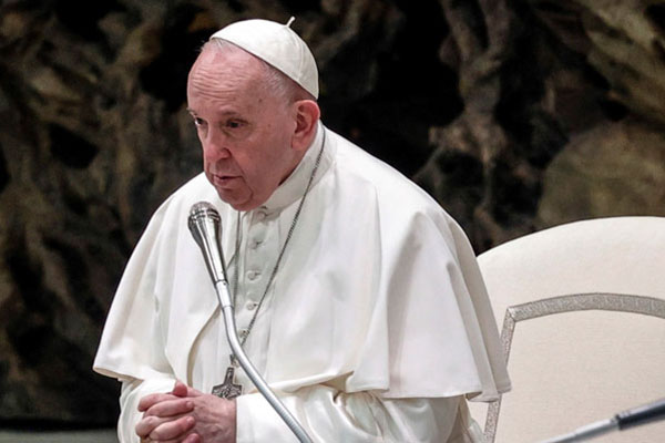 Papa Francisco llama a Putin y Zelenski a poner fin al conflicto en Ucrania