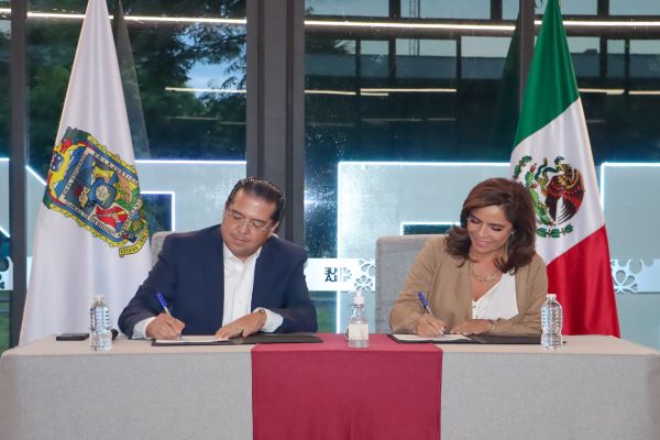 Firman Economía y FedEx México convenio para tarifas preferenciales