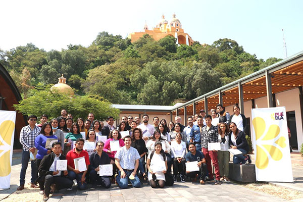 Economía celebra a graduados de los campamentos de emprendimiento
