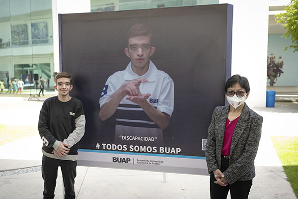 Inaugura Lilia Cedillo exposición “Todos somos BUAP”