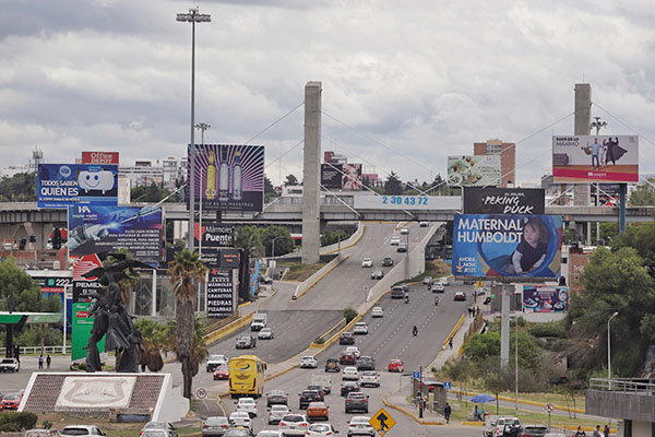 Ley de Contaminación Visual y Auditiva, respetada a medias en Puebla