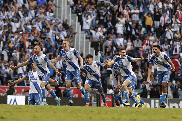En dramático partido, el Puebla echa a Chivas y se mete a su quinta Liguilla