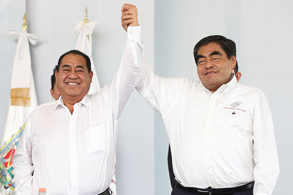Construcción de aulas y sistema hospitalario, anuncia Barbosa en Amozoc