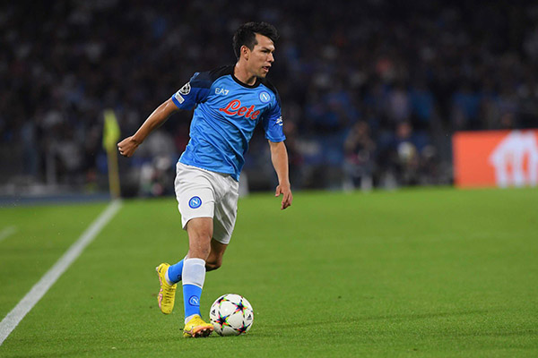 “Chucky” Lozano, nominado al mejor gol de la jornada en Champions