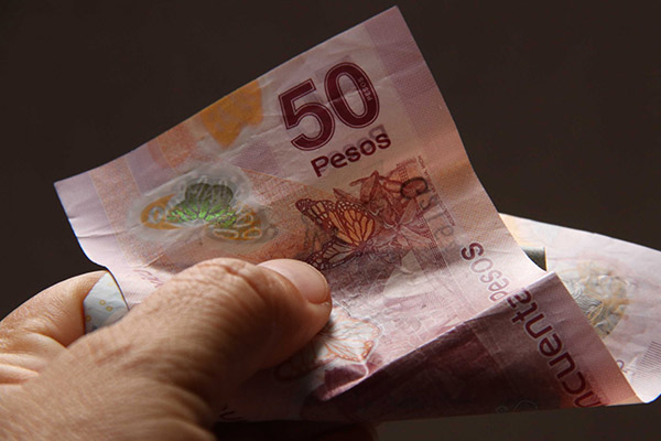 ¡Cuidado con el cambio! Banxico alerta sobre aumento de billetes falsos de 50 pesos
