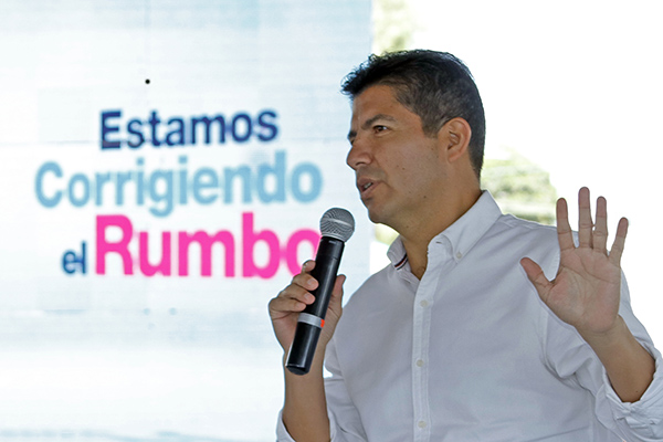 Rinde Eduardo Rivera informe sobre Desarrollo Humano; destaca protección a la mujer