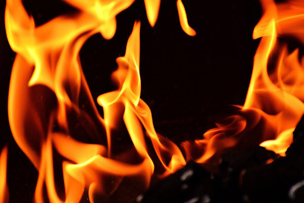 Conflicto entre presos detona terrible incendio en prisión de Irán