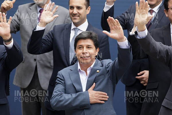 Presidente de Perú murió “decapitado”, según registros de defunciones saboteados