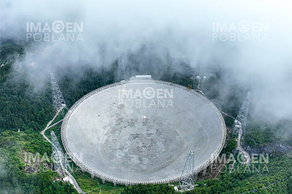 Telescopio FAST de China detecta una enorme estructura de gas atómico